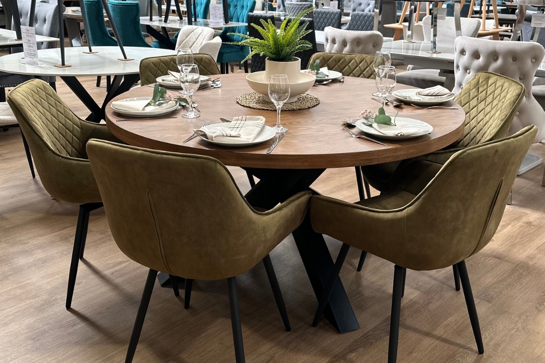 Finding The Best Swivel Chairs For Small Dining Spaces featured blog image